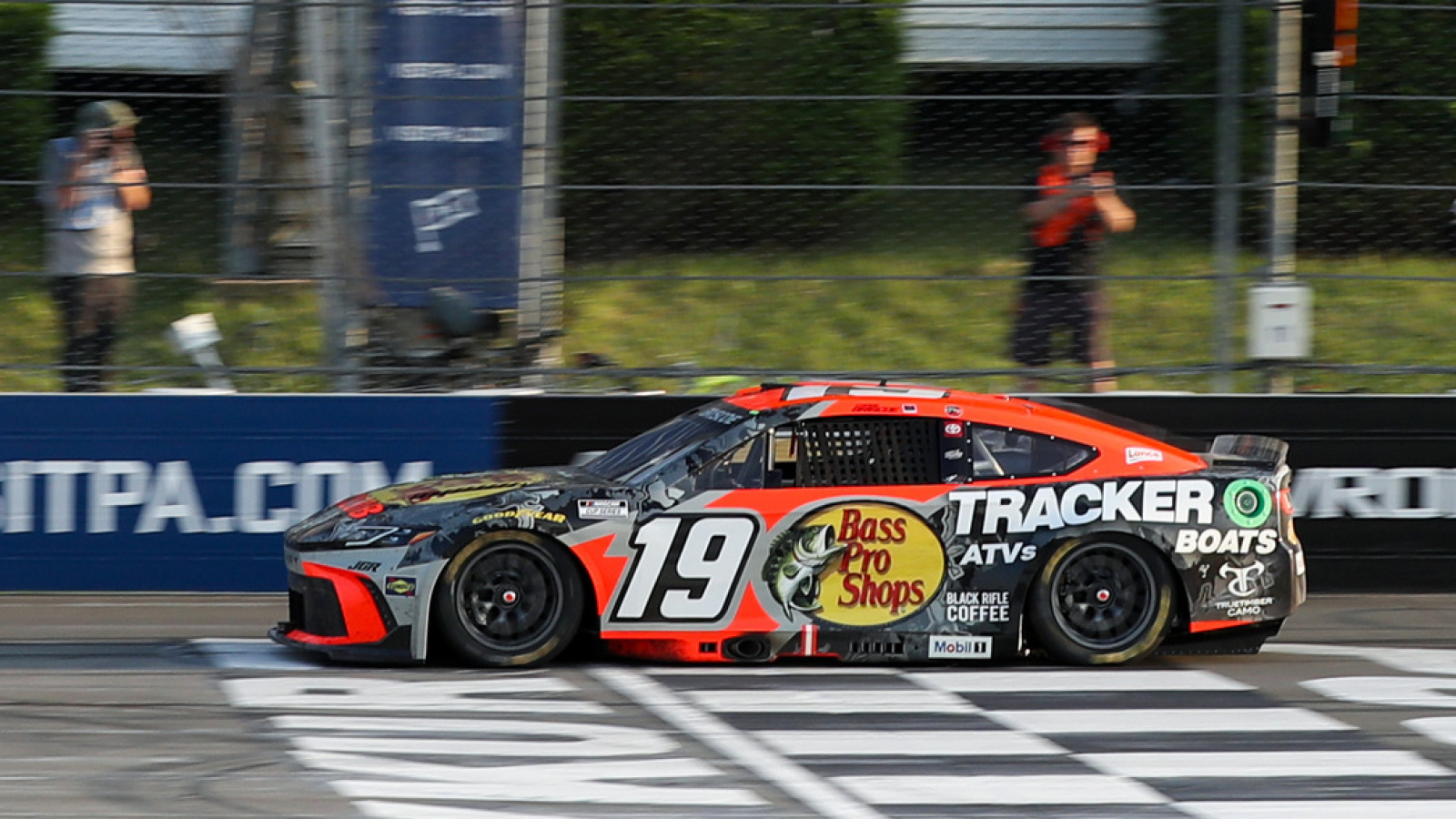 Chase Briscoe wins pole for Brickyard 400 at Indianapolis