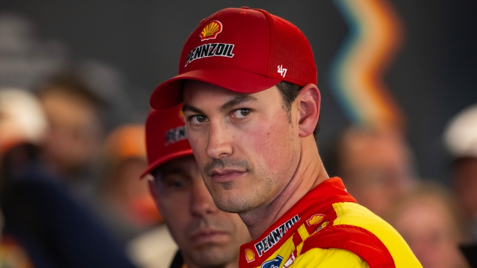 http://www.yardbarker.com/media/8/d/8df54faa30cf0106a31c725c10b8abdccb634534/thumb_16x9/joey-logano-phoenix.jpg