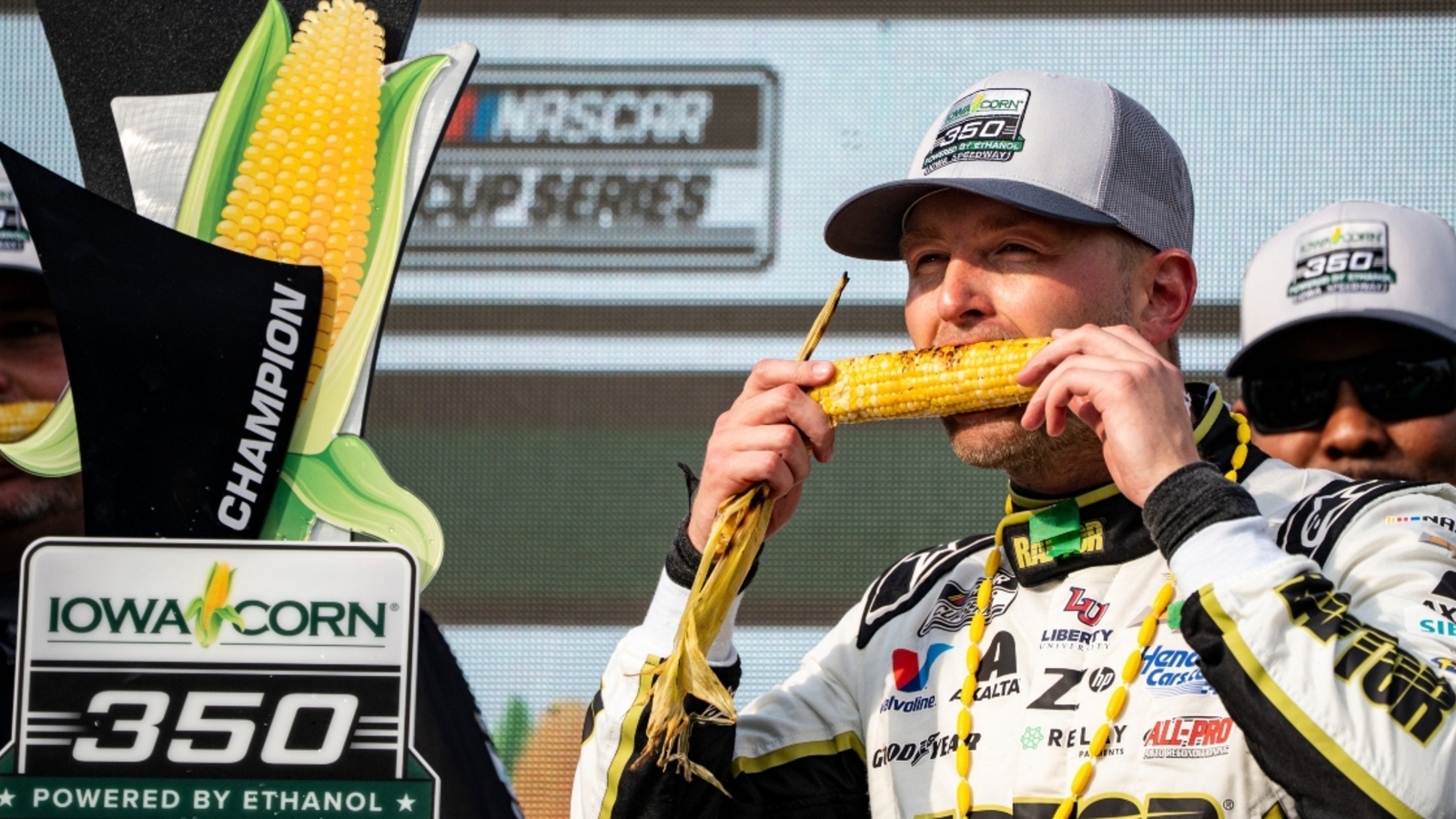 NASCAR Monday Mash-Up: William Byron strikes in Iowa
