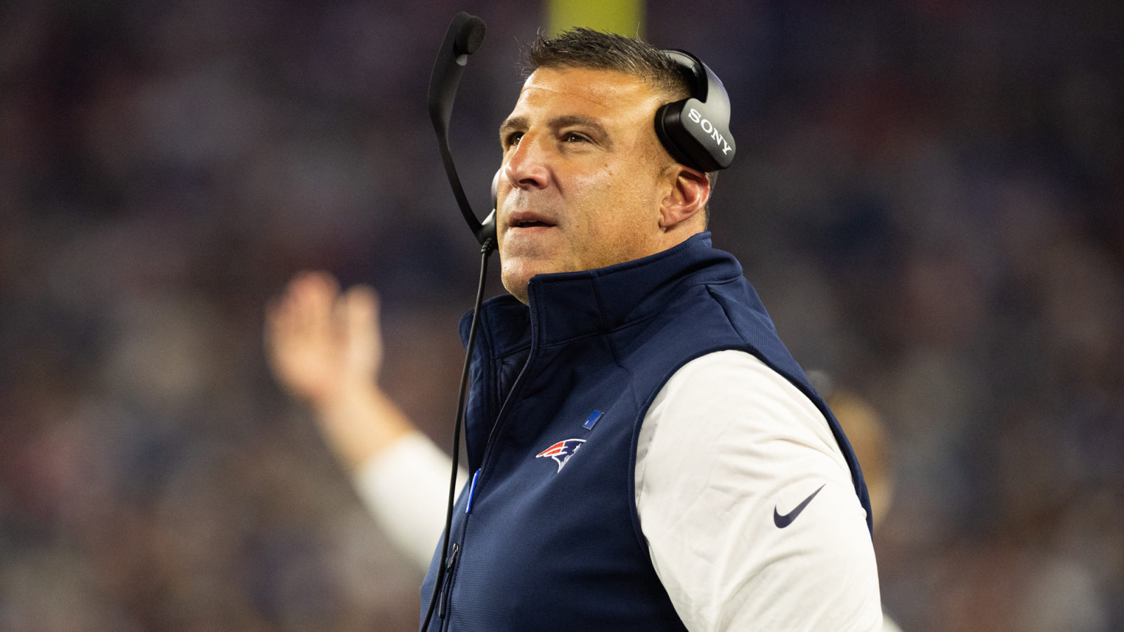 Patriots' Mike Vrabel pumps brakes on growing Drake Maye hype