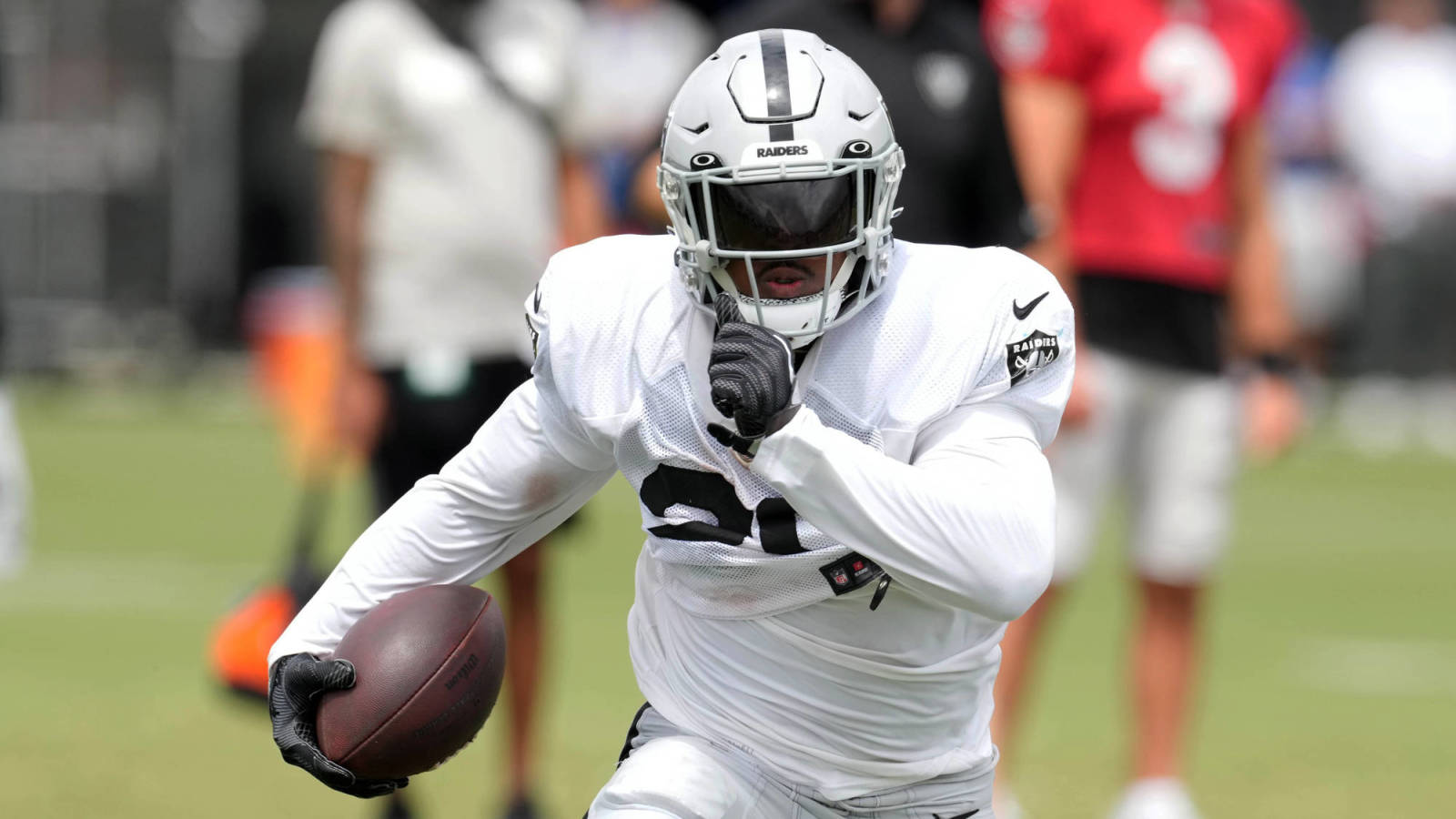 Raiders' Josh Jacobs out vs. Steelers with toe, ankle injuries