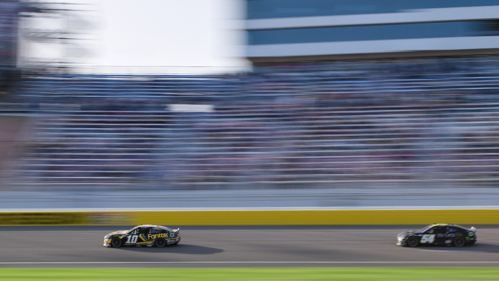 Michael McDowell wins Pennzoil 400 pole award at Las Vegas