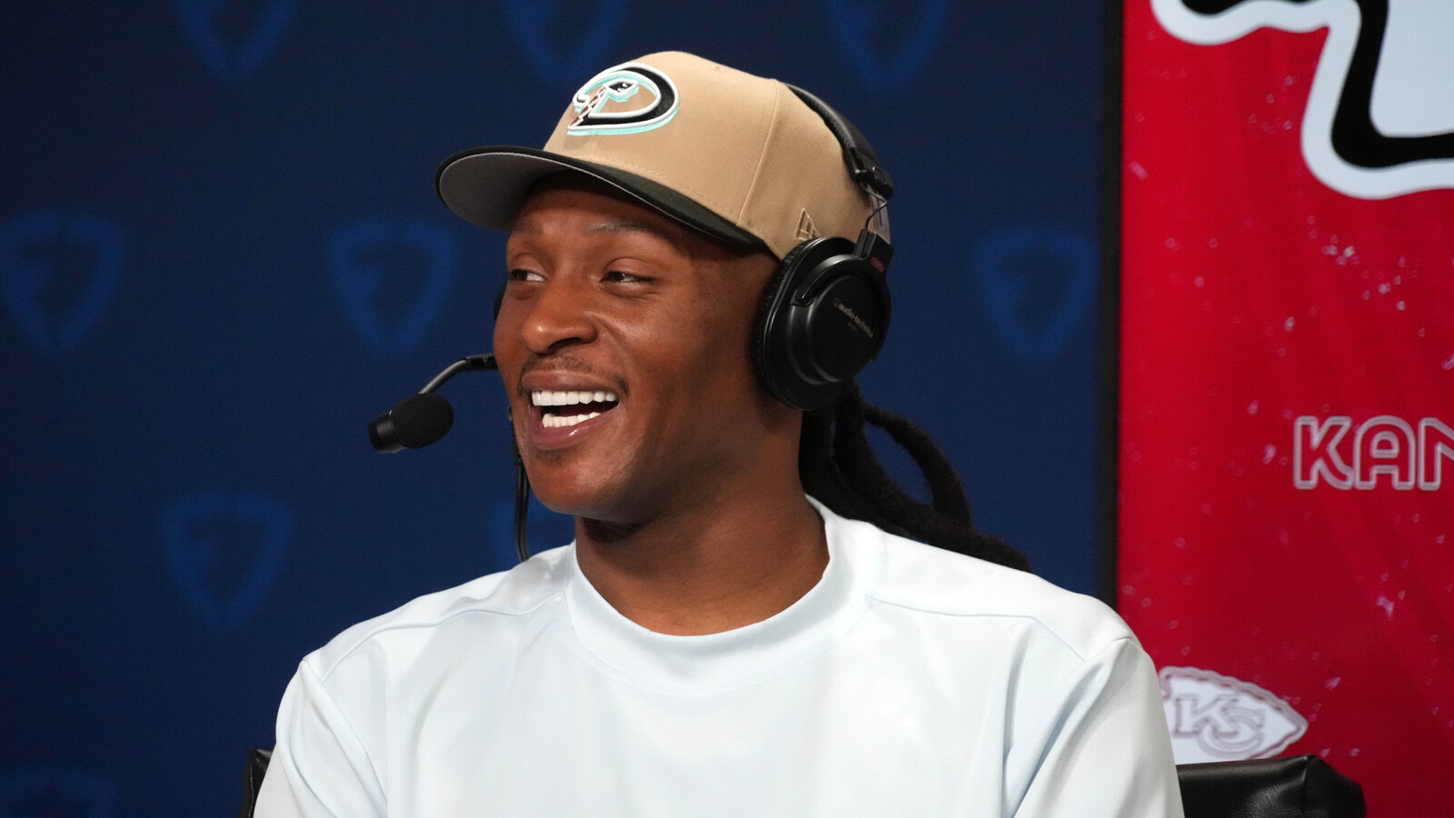 Cardinals WR DeAndre Hopkins has no-trade clause voided