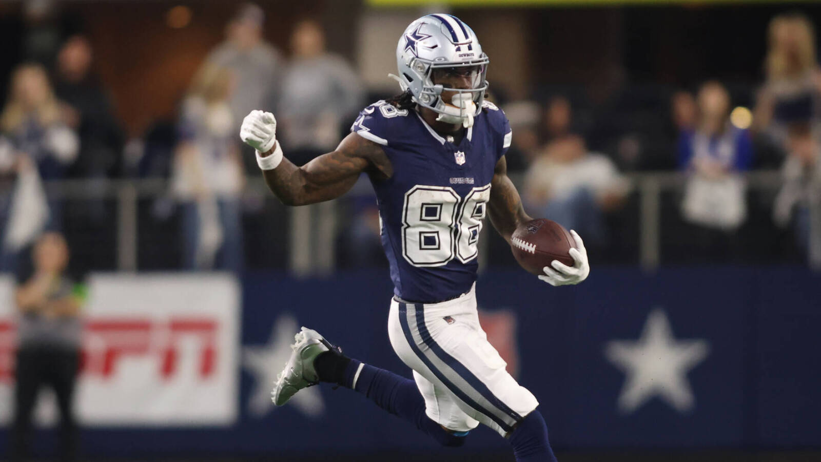 Cowboys hint at timeline for extension talks with offensive star