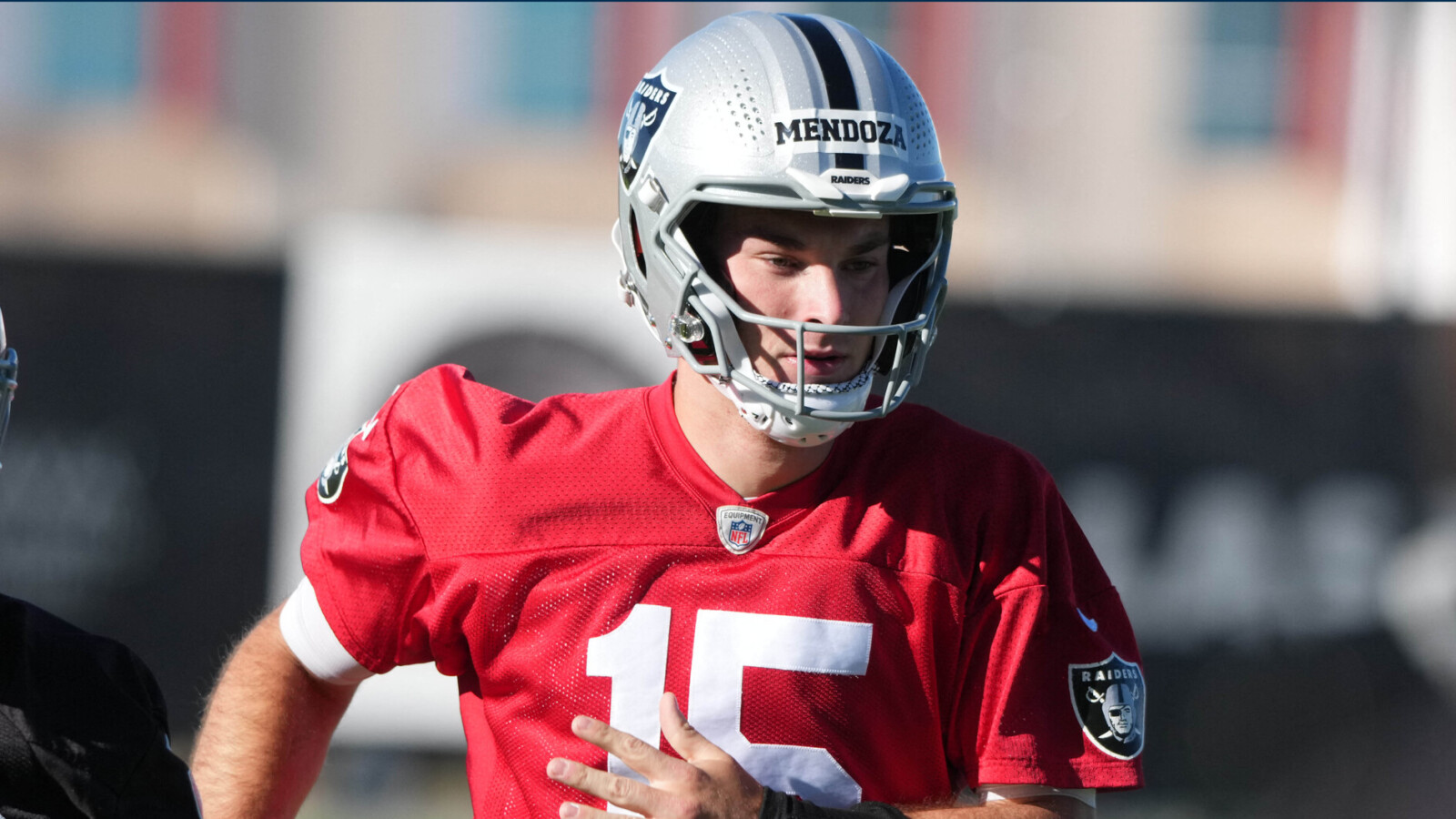 Raiders' Fernando Mendoza has one main flaw amid QB competition with Kirk Cousins