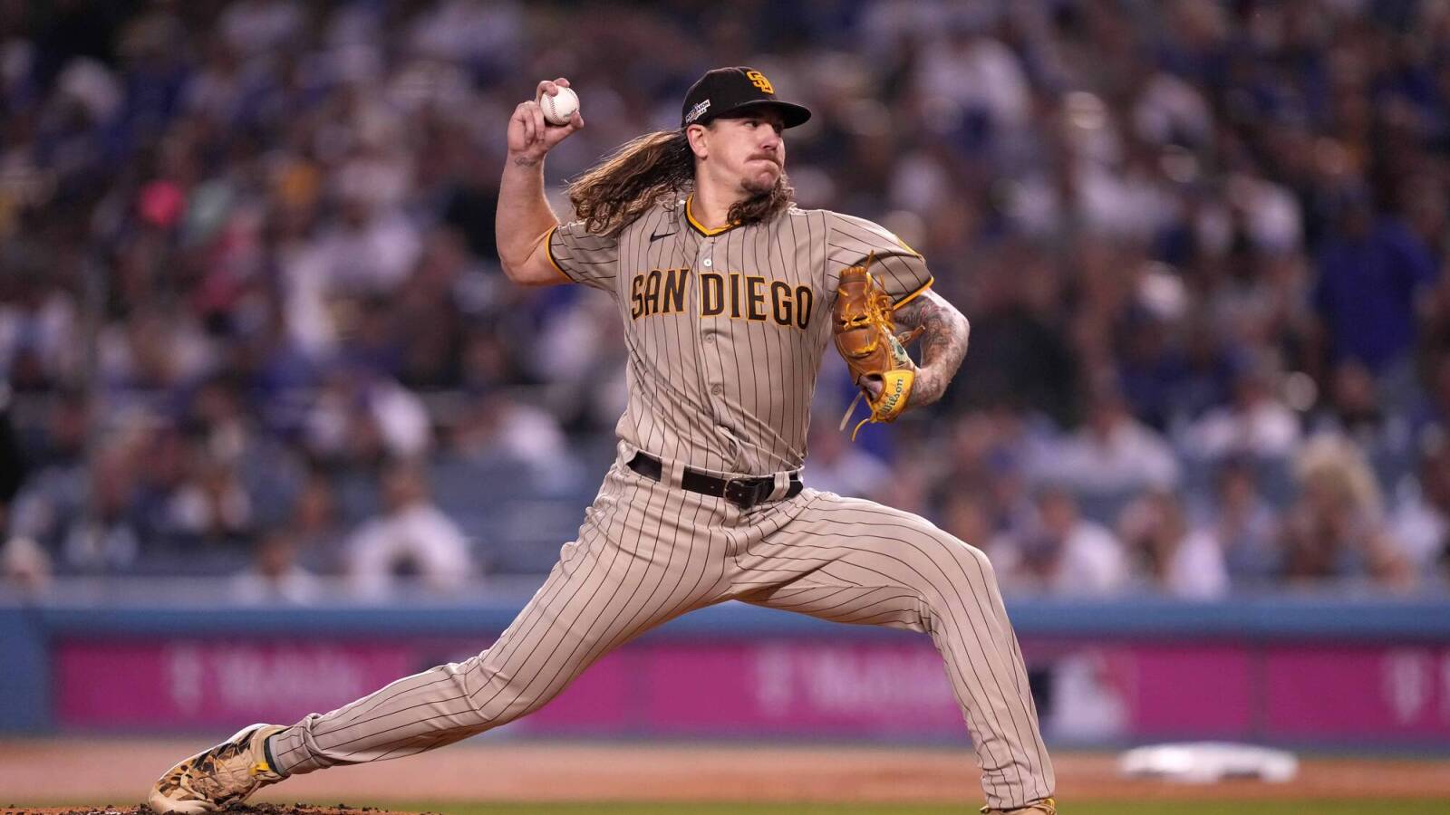 SP Mike Clevinger will reportedly be at White Sox camp despite ongoing domestic violence investigation