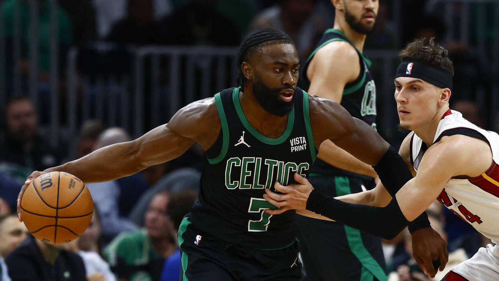 Pair of Celtics score 25 points in series-clinching win over Heat