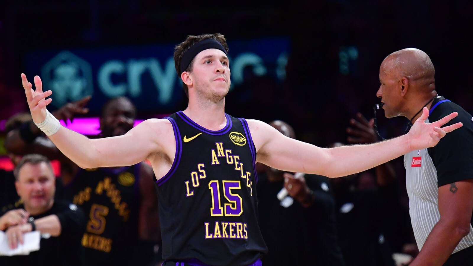 Znáš všechny NBA hráče, kteří stříleli 200 trojek za sezonu? Otestuj si své znalosti