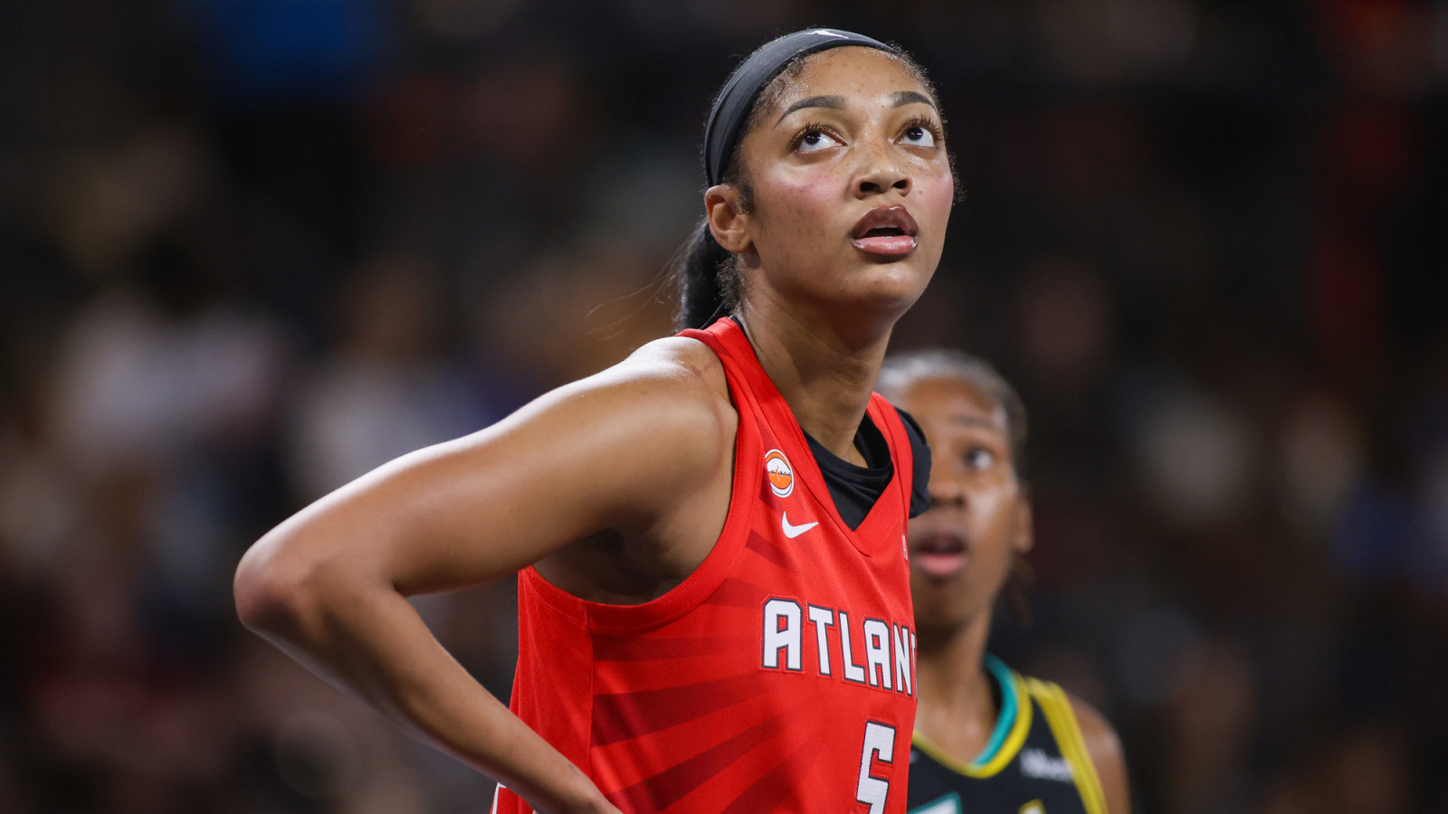 Tempo's Sandy Brondello sends apology to Angel Reese for comment during game against Dream