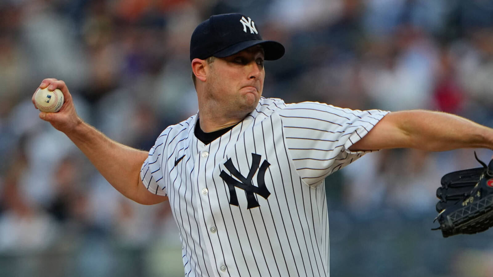 Watch: Yankees have defensive meltdown, give Padres little league home run