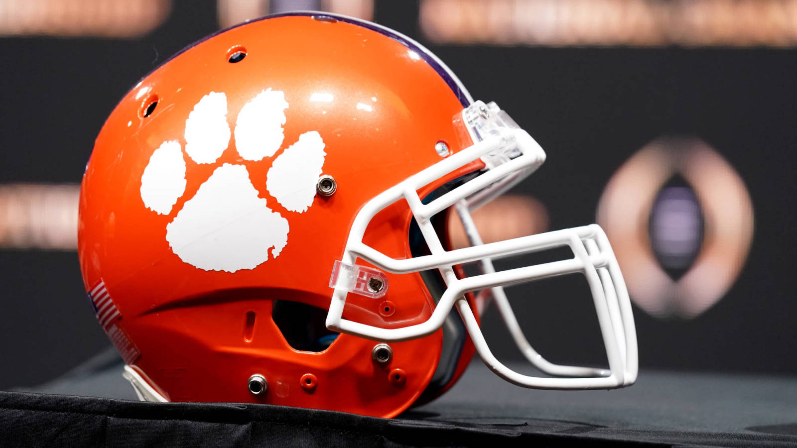 Clemson Assistant Apologizes For Using Racial Slur In 2017 Yardbarker