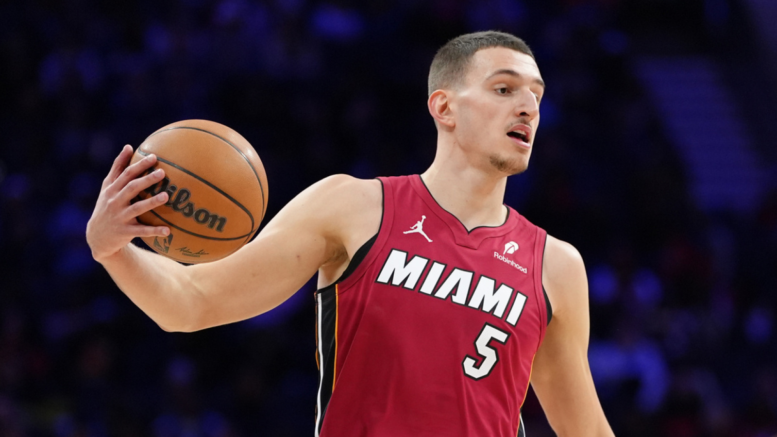 Heat forward fractures hand in Bucks game