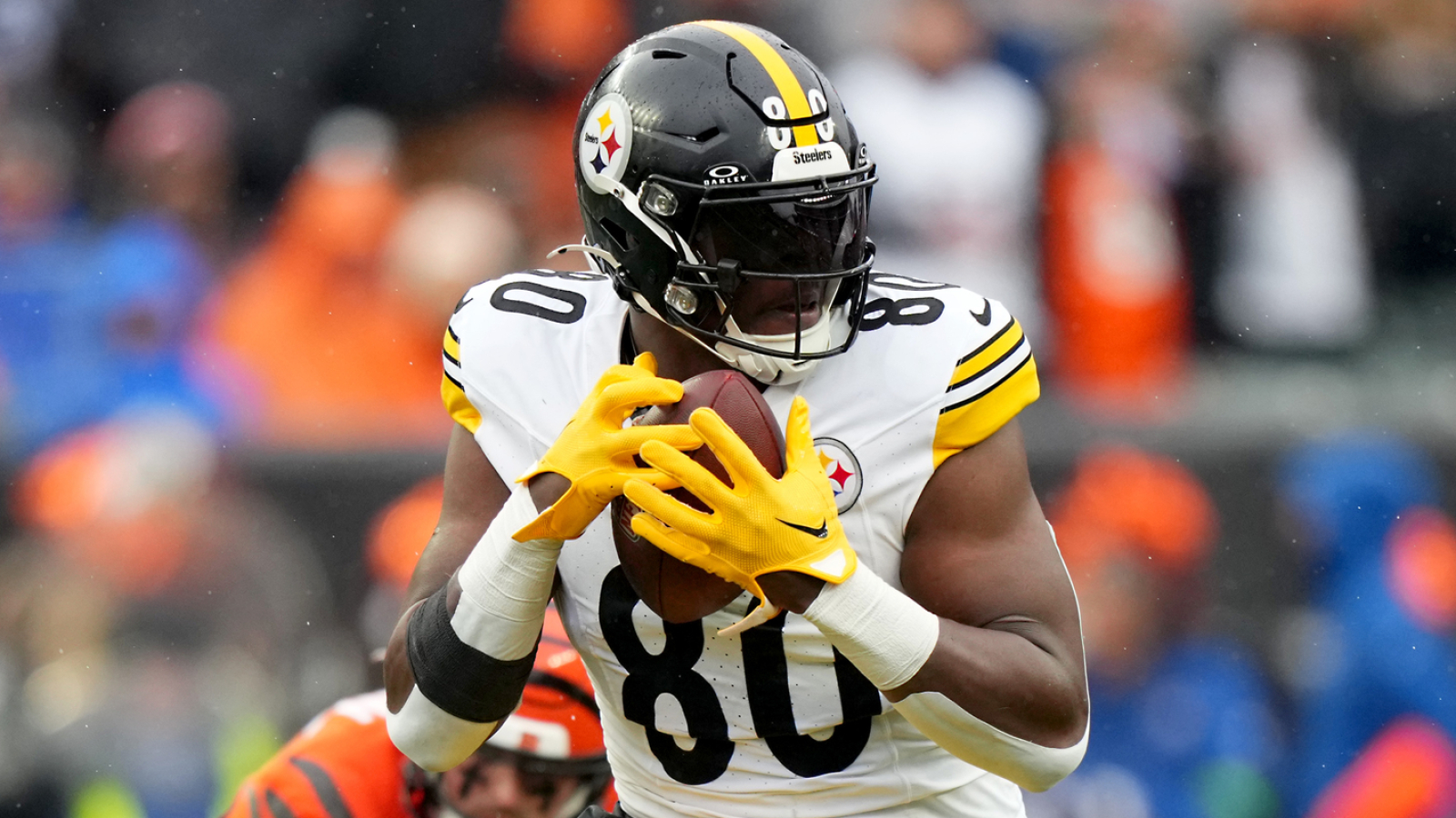 Steelers reward young offensive weapon with lucrative contract extension