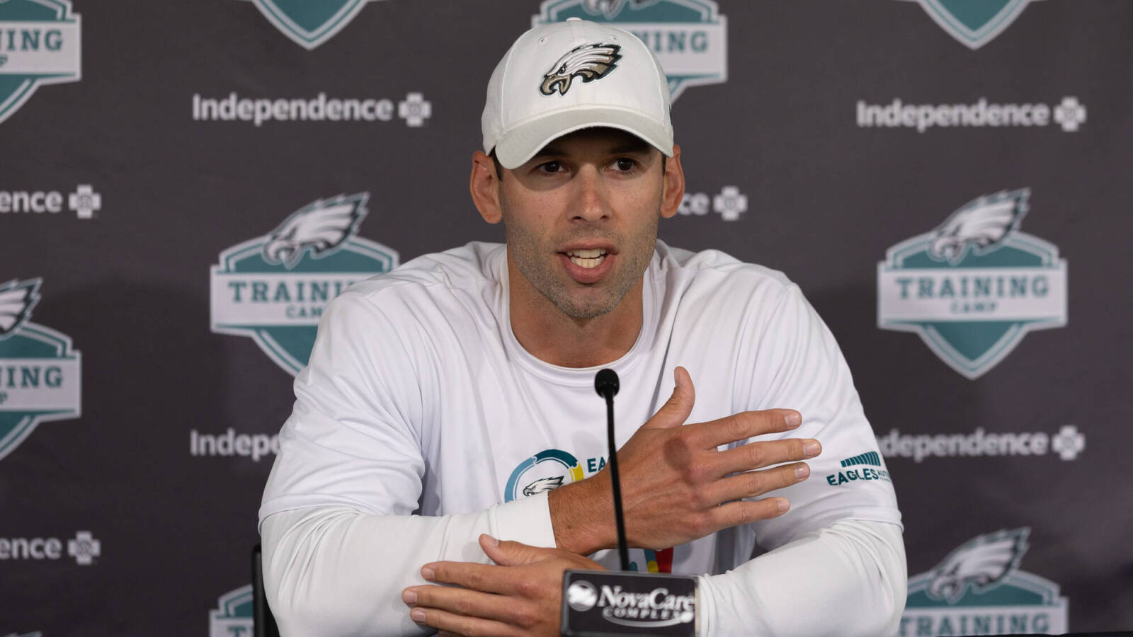 Cardinals hire Eagles defensive coordinator Jonathan Gannon as head coach