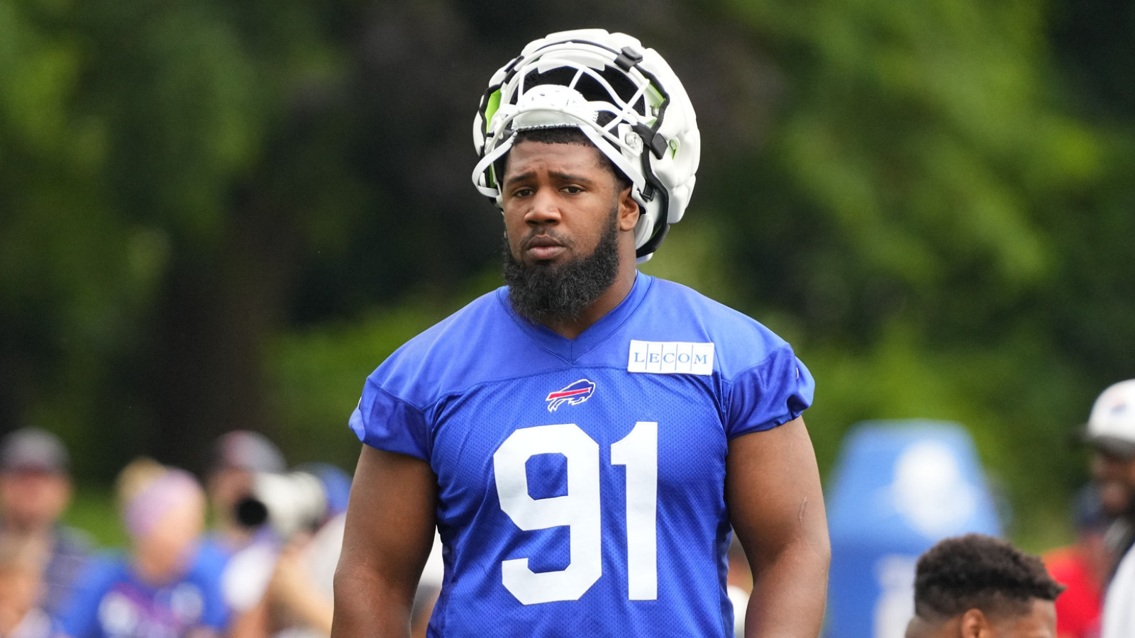 Bills DT Ed Oliver mourning death of 2-year-old son