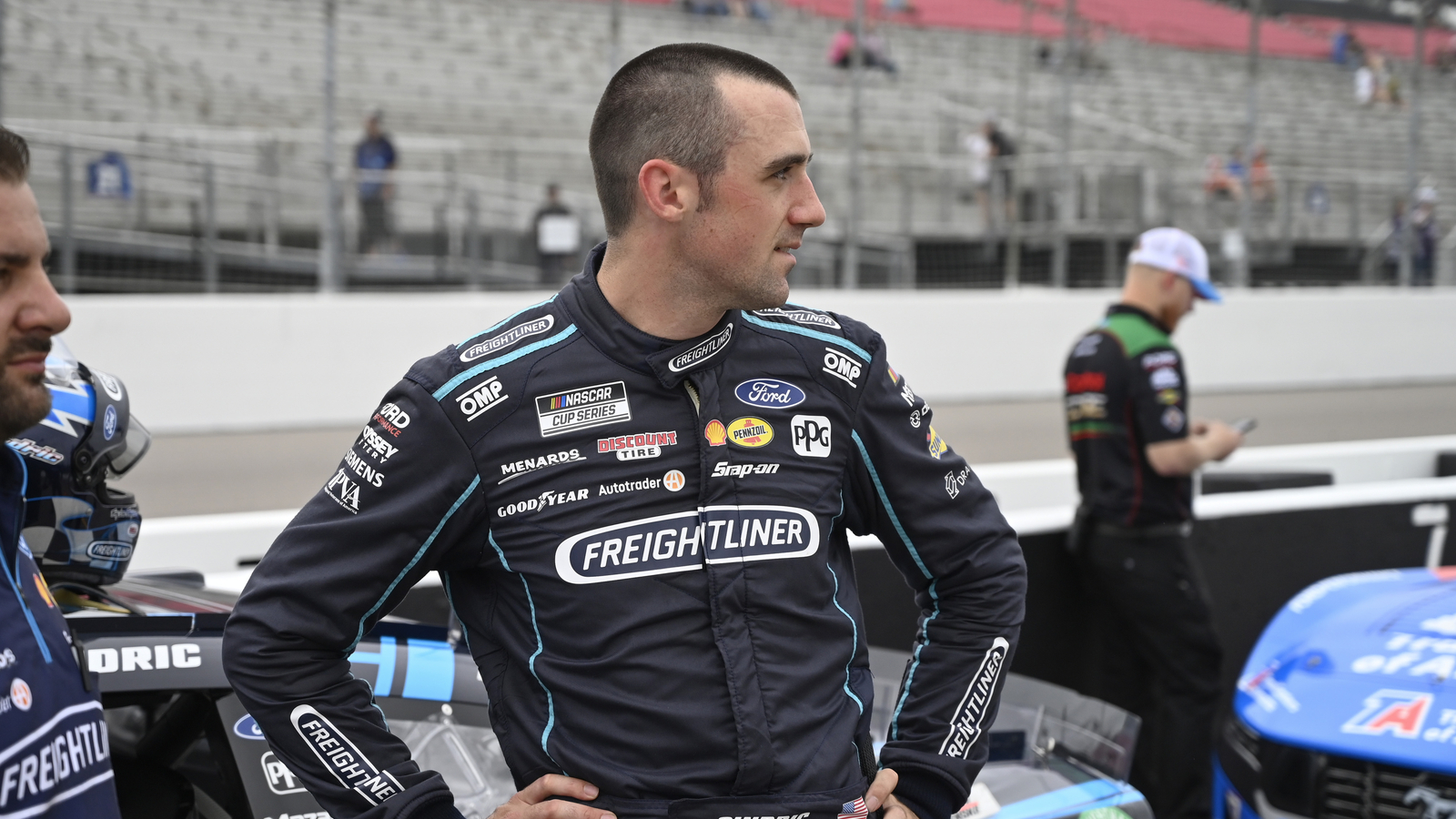Ryan Blaney runs out of gas on final lap, Austin Cindric overtakes to win Enjoy Illinois 300