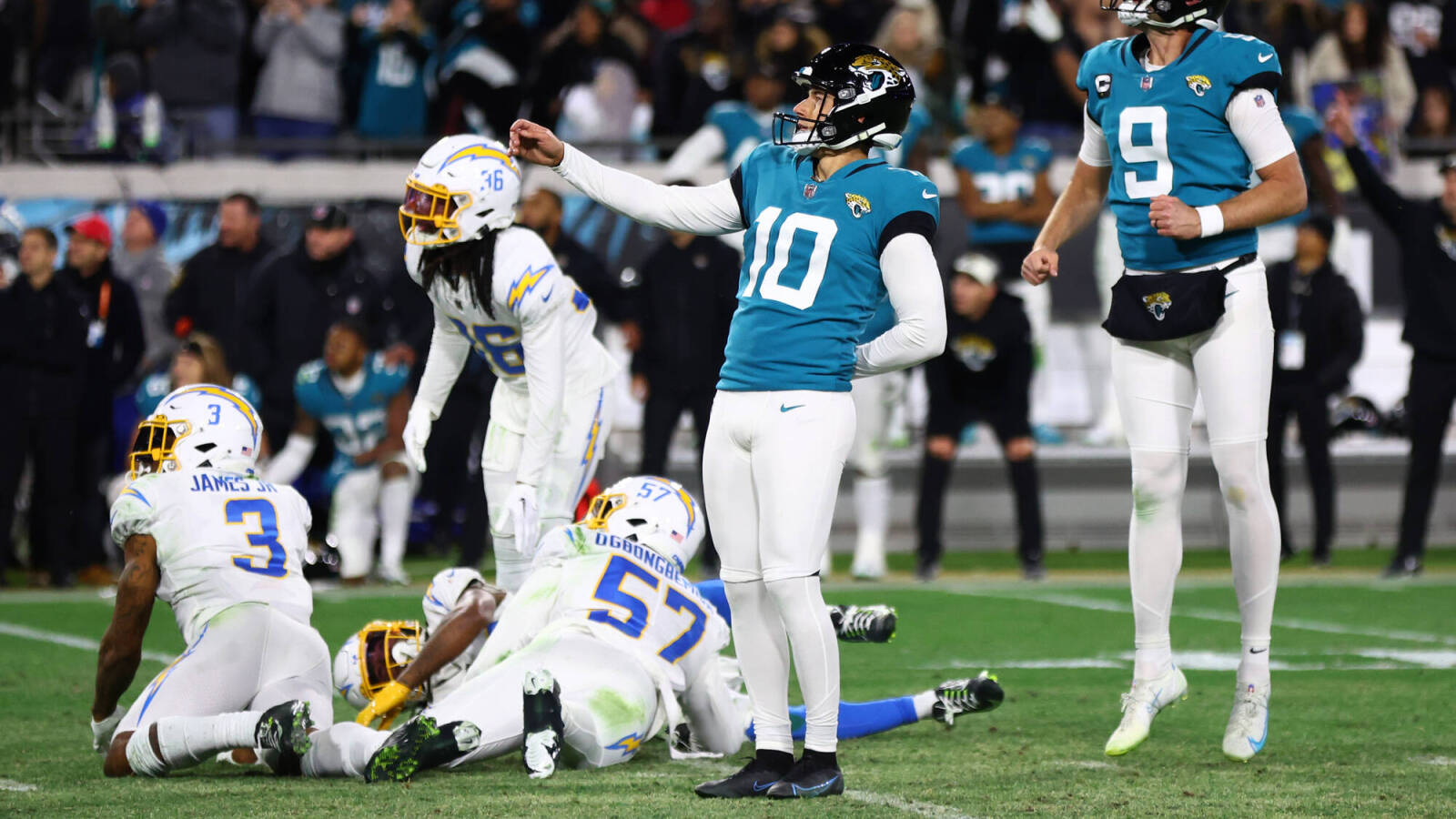 Fan loses $1.4 million after betting on Chargers in wild-card collapse vs. Jaguars