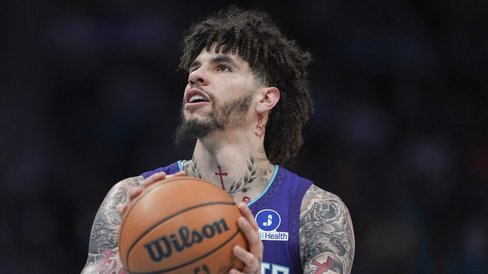 Short-handed Hornets 'fight' off comeback to beat Hawks