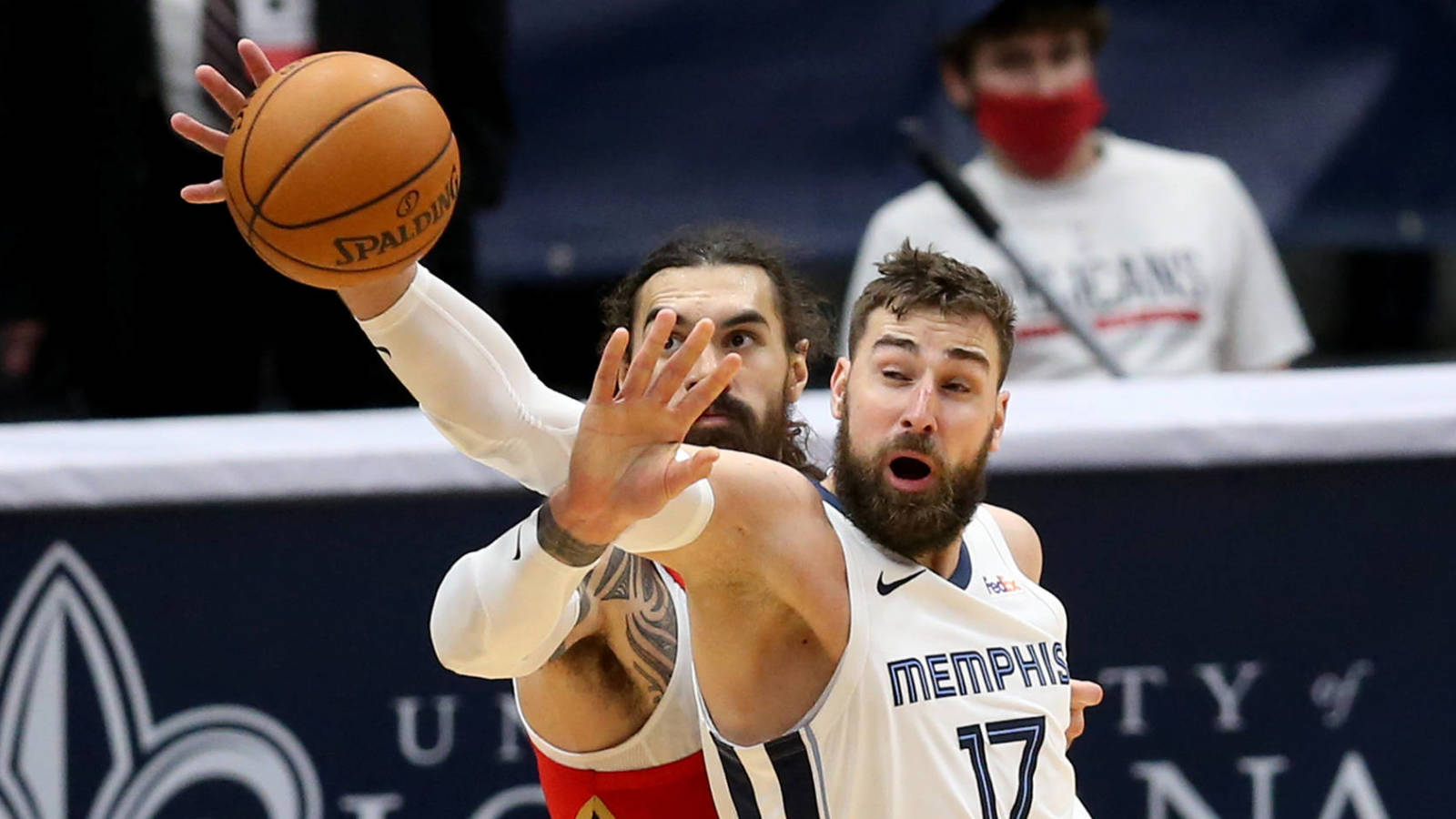 Grizzlies trade Valanciunas to Pelicans for Adams, Bledsoe, picks