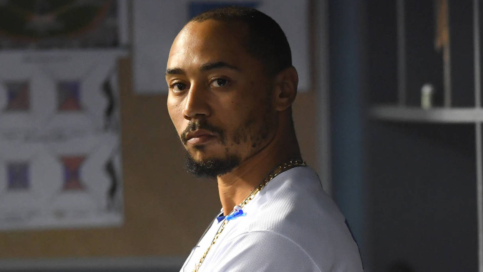 Dodgers star Mookie Betts going on IL with hip injury