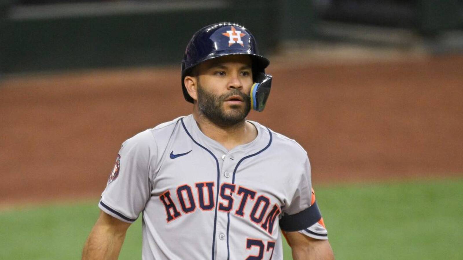 Jose Altuve passes two Hall of Famers on all-time hits list