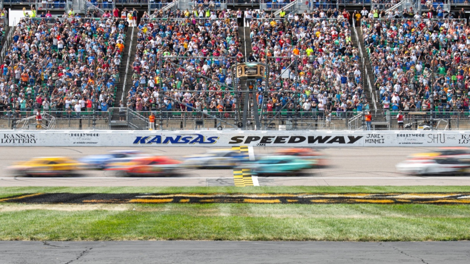 NASCAR AdventHealth 400: Betting lines for the entire field to win at Kansas