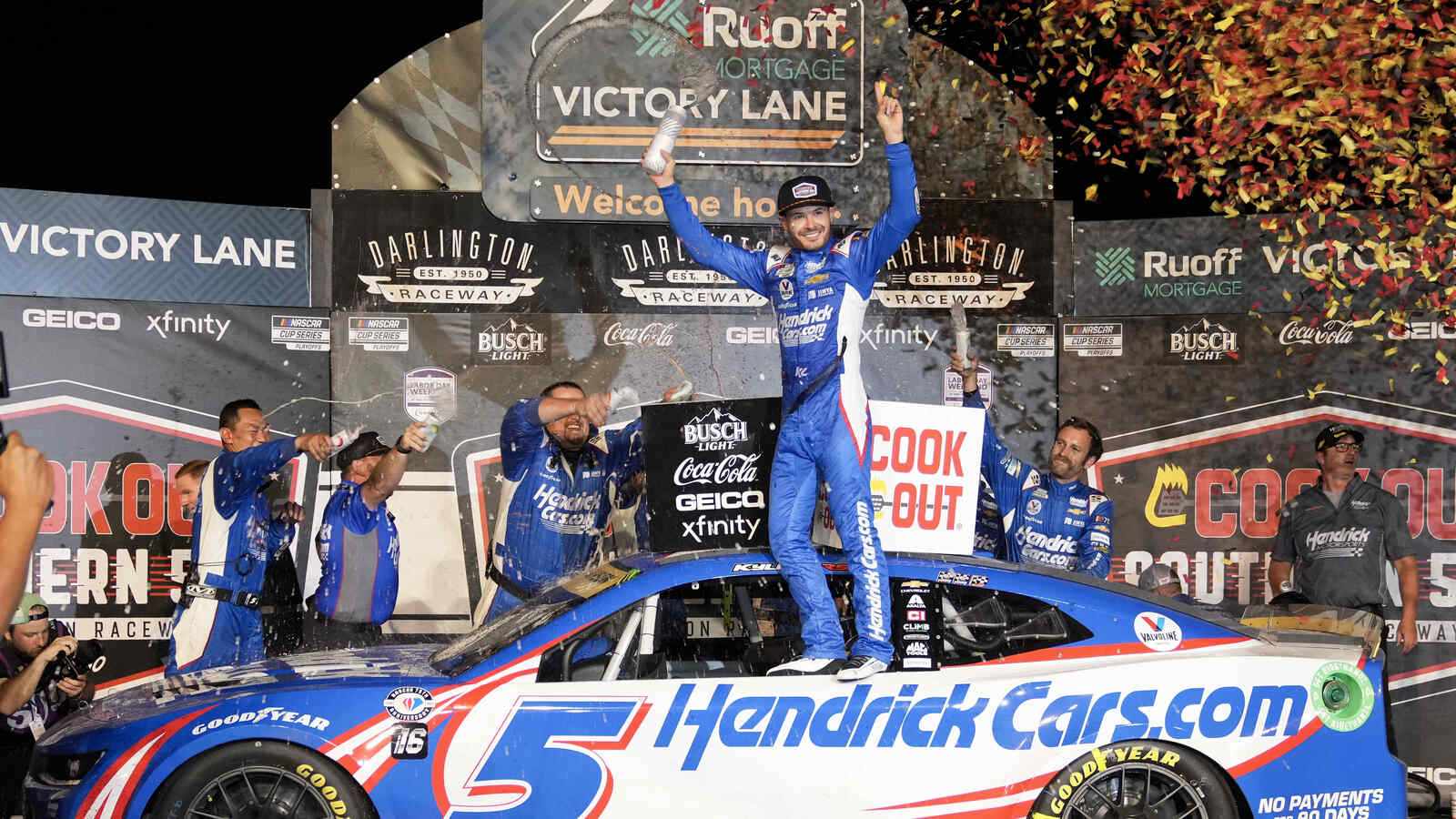 Kyle Larson wins Southern 500 Playoff race at Darlington and advances to next round
