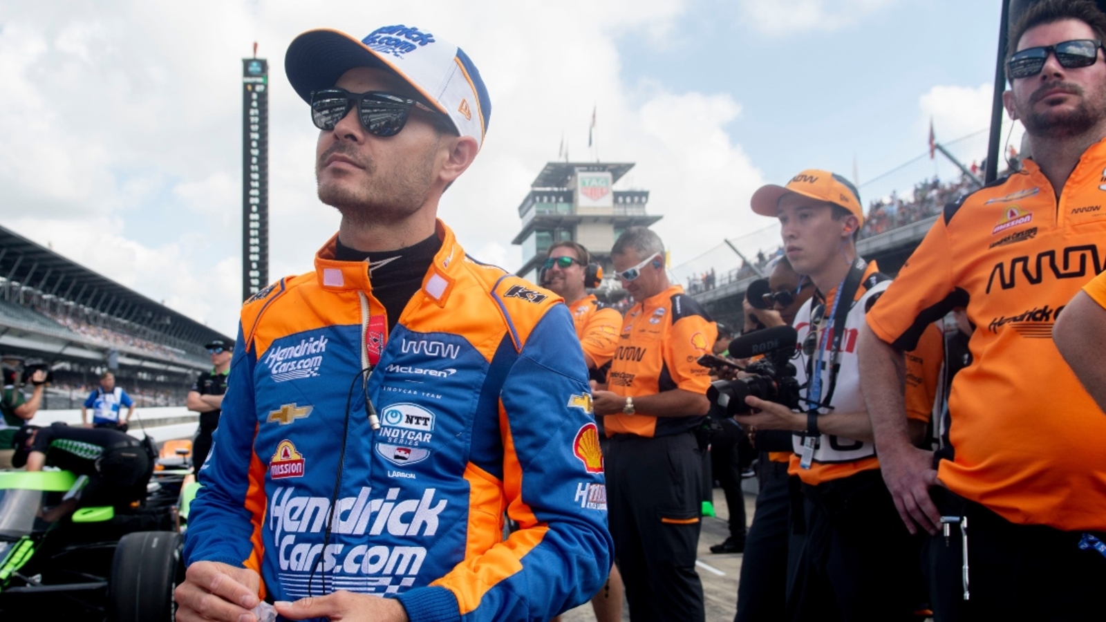Kyle Larson qualifies P5 for the Indy 500, leaves for NASCAR All-Star Race