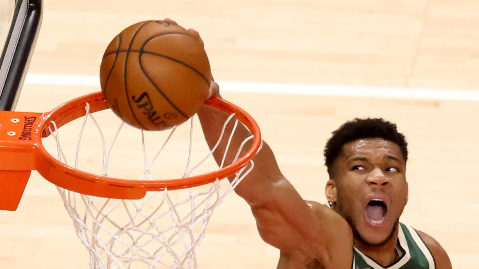 Bucks offering COVID-19 vaccines to fans attending game this weekend