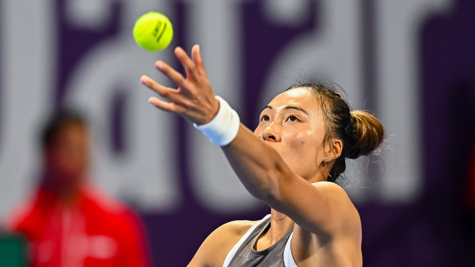 Daily Dose of Social Media: Zheng Qinwen shines in new photoshoot, wind causes chaos in Fonsecas’ match