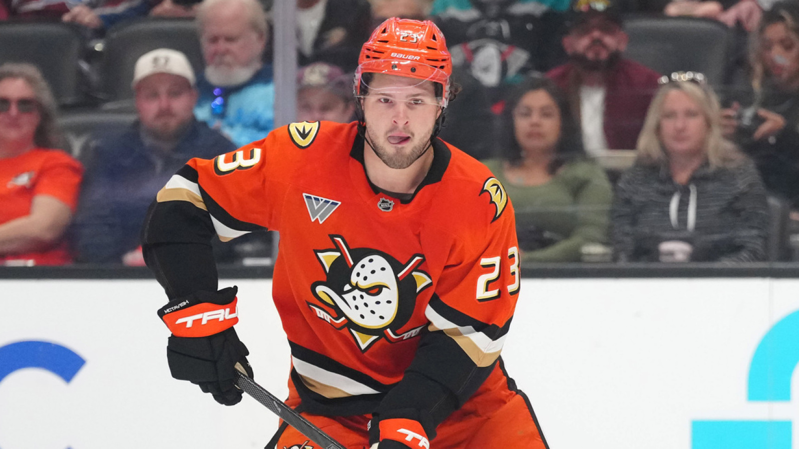 Contract Stalemate Has Ducks’ Mason McTavish Skating with New Team