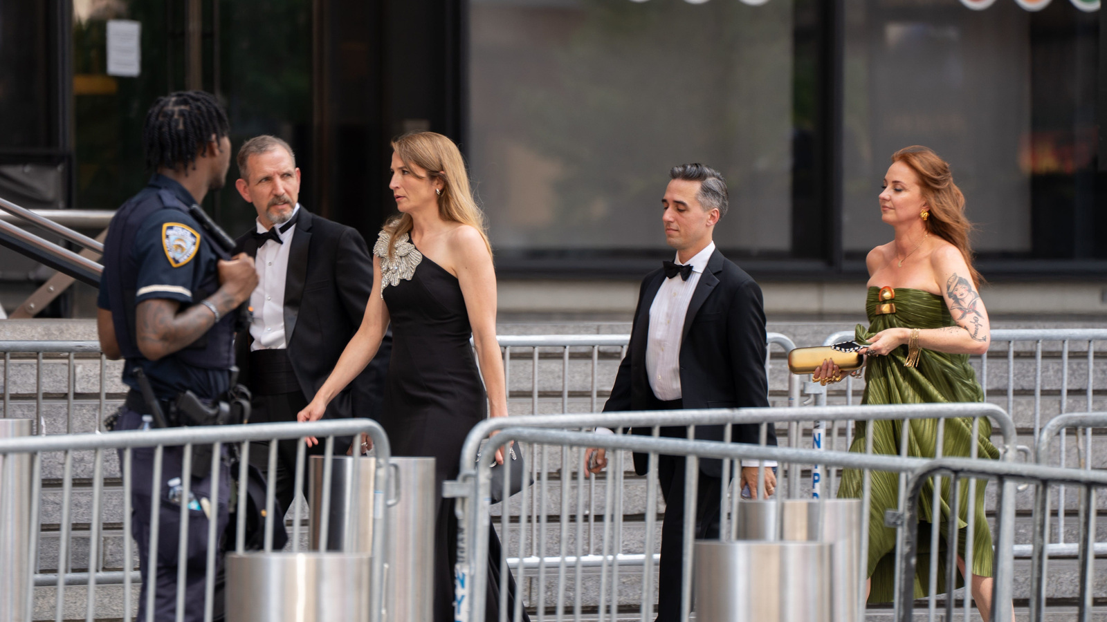 New Yorkers list actual trash from Travis Kelce & Taylor Swift’s wedding, and it fully sold out