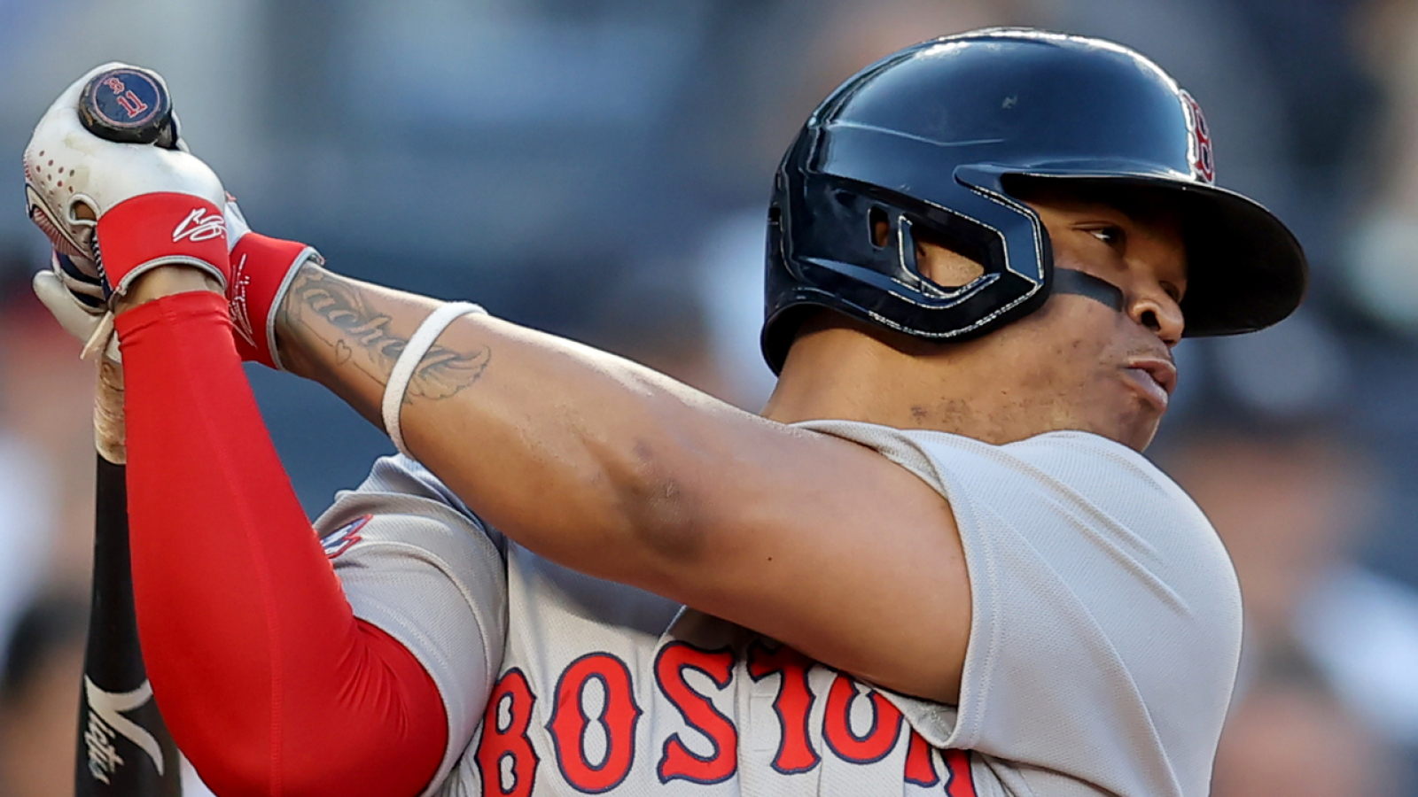 Bold approach with Rafael Devers separates Giants from timid Red Sox