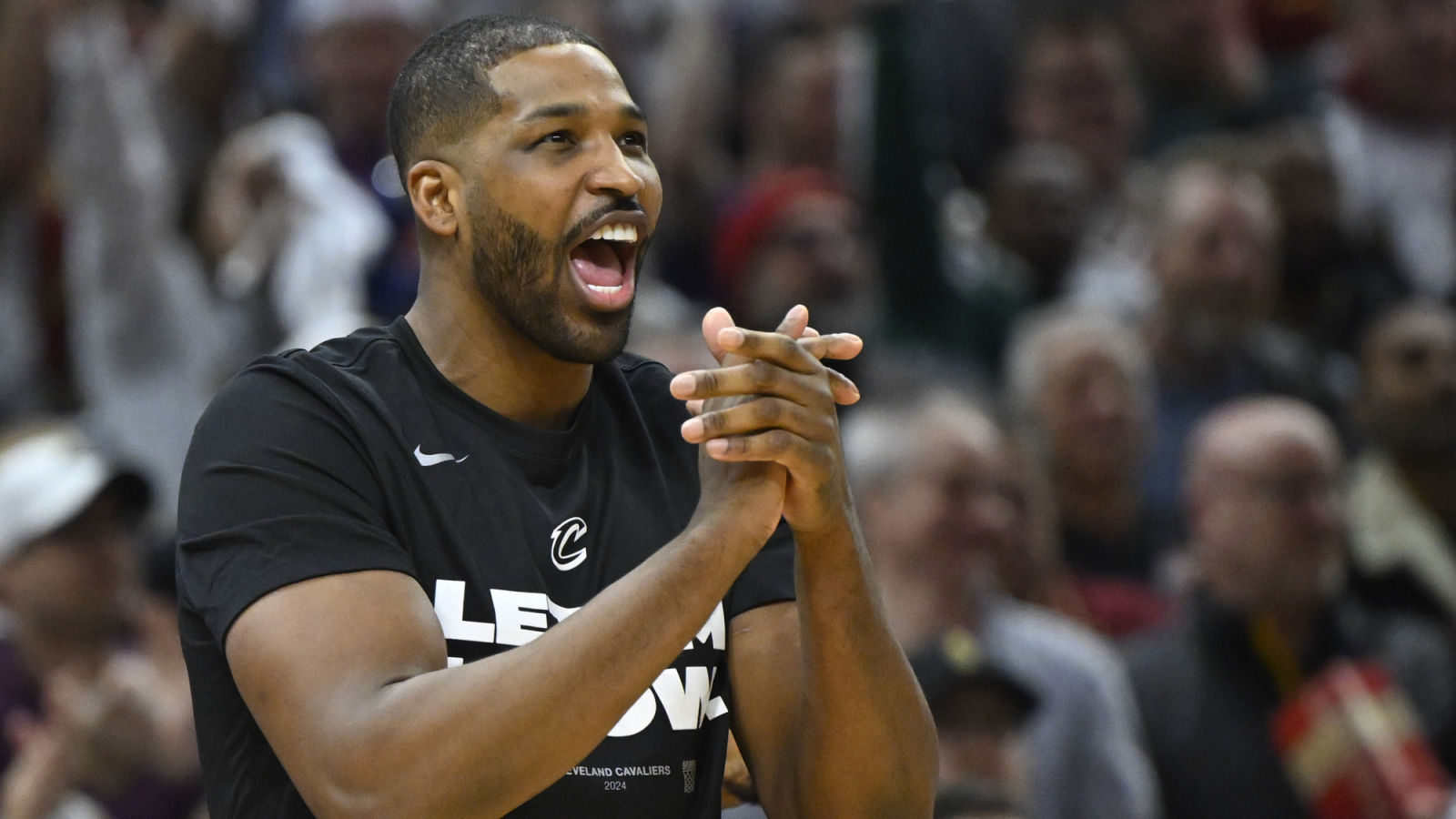Cavaliers agree to one-year deal with returning veteran center