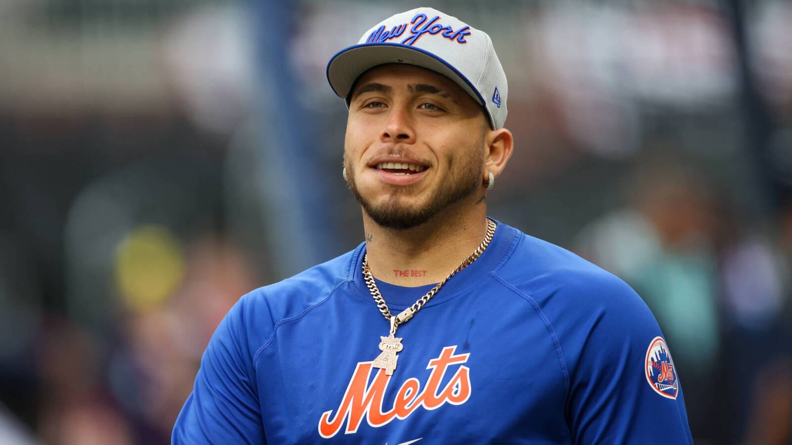Mets catcher undergoes surgery to repair tear in left thumb