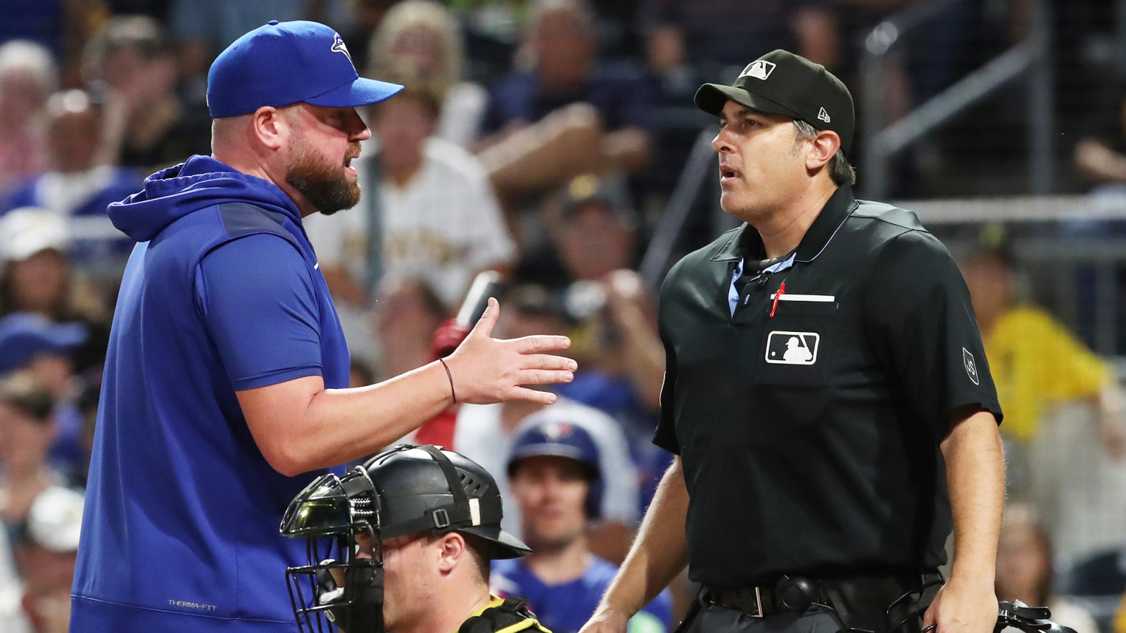 Blue Jays manager John Schneider ejected after ripping umpire