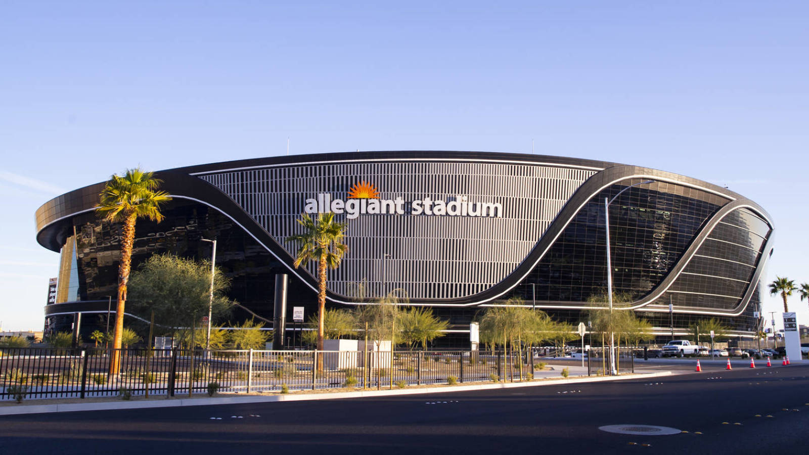Report: Rams, Chargers could play remaining home games in Las Vegas