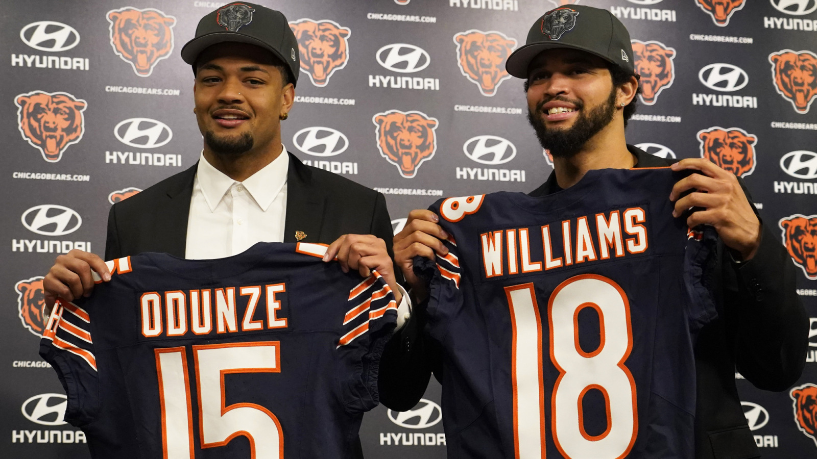 Bears sign two top-10 picks to rookie contracts
