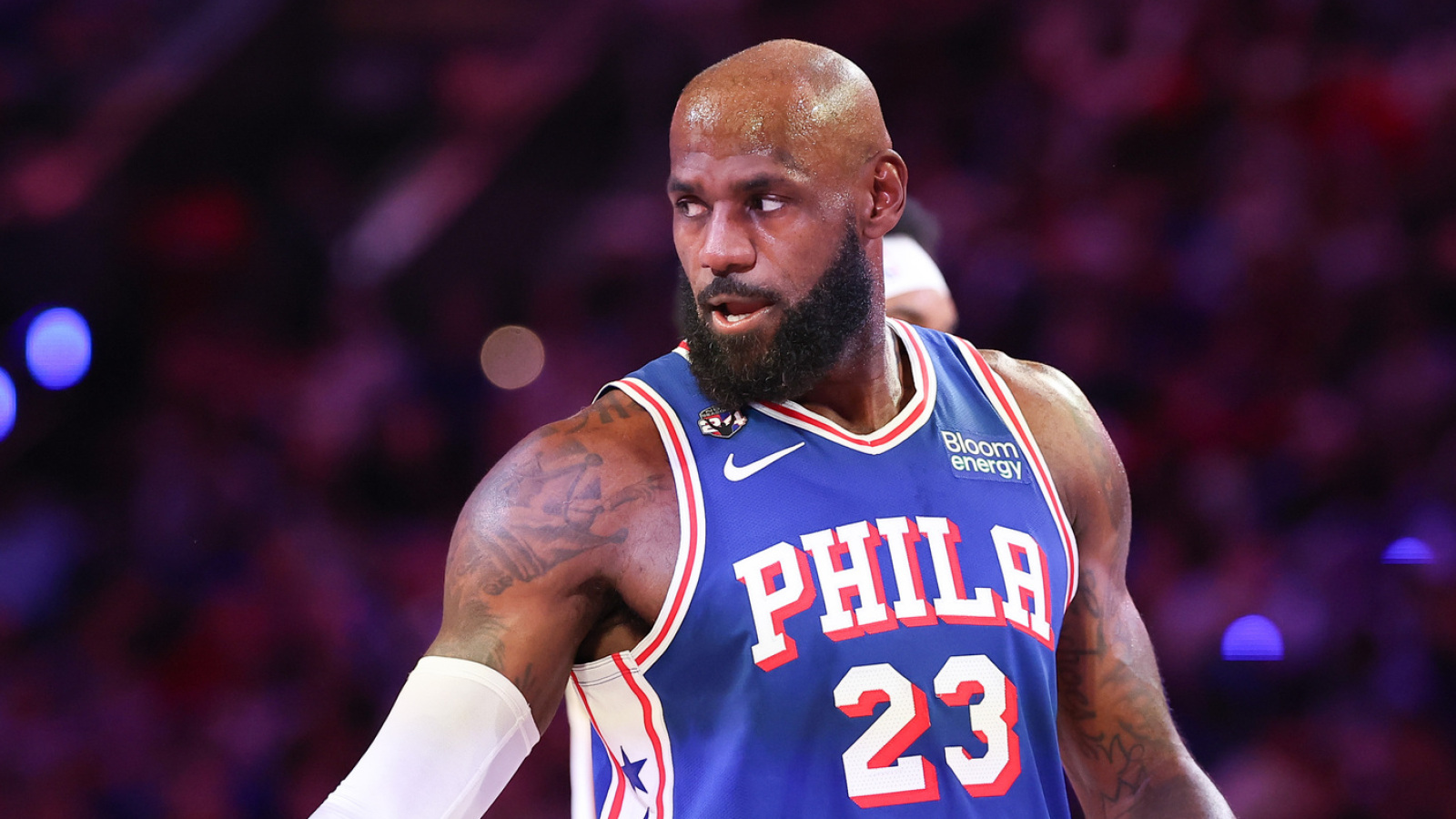 LeBron James laughs off President Trump's apology demand