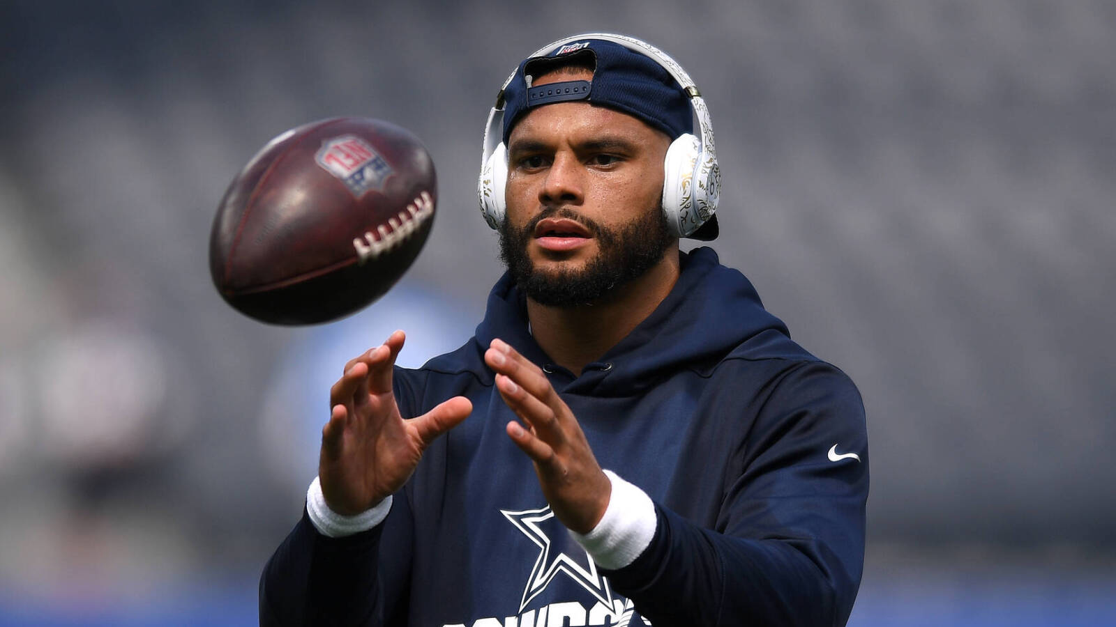 Cowboys QB Dak Prescott had surgery on non-throwing shoulder