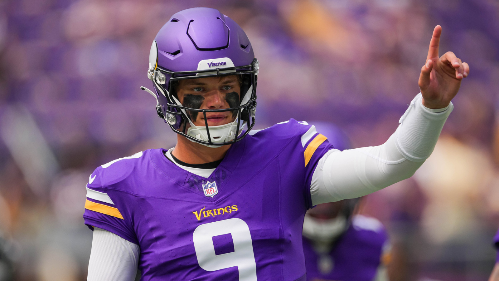 How J.J. McCarthy 'had some real moments of growth' as Carson Wentz started for Vikings