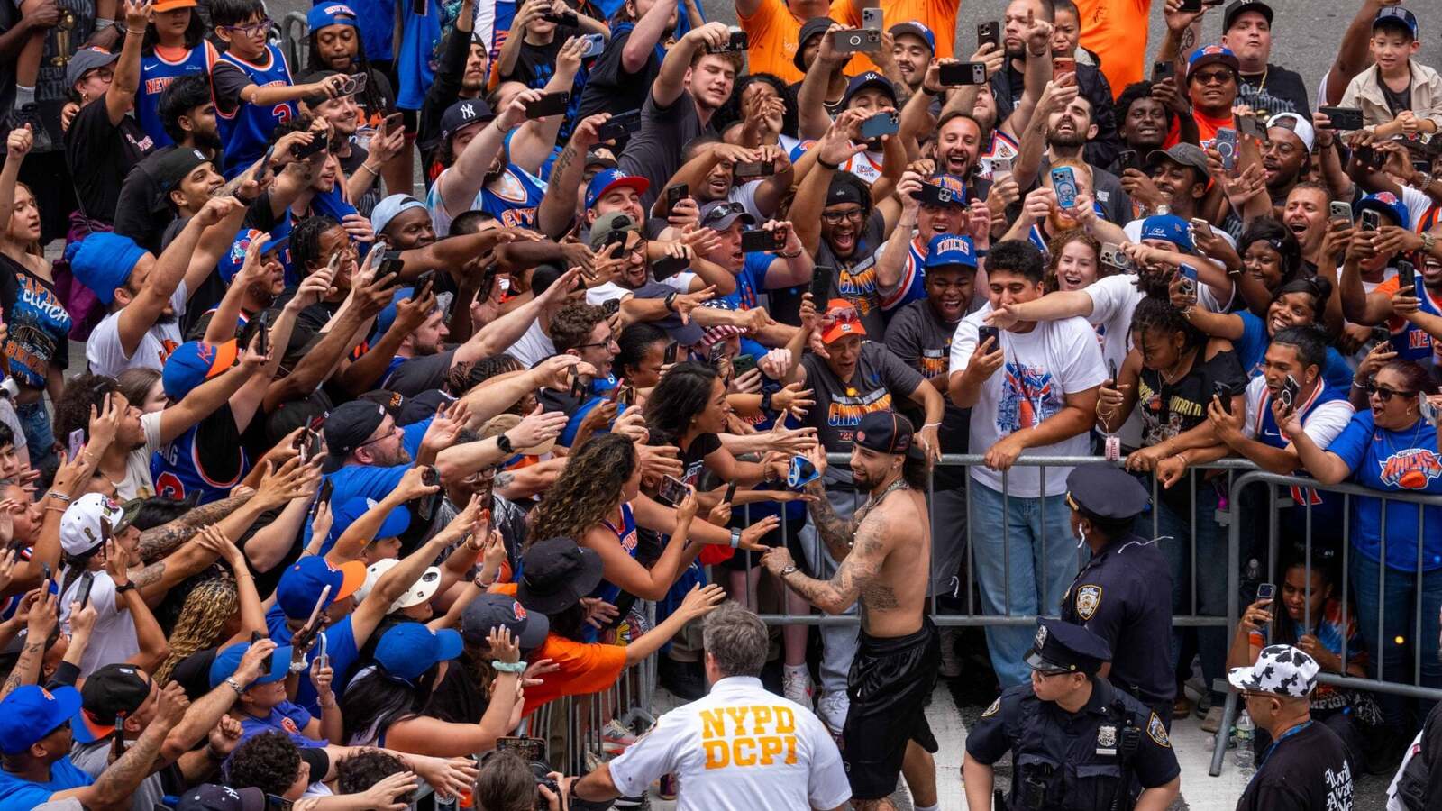 ‘Classless’ chant leaves Knicks fans facing criticism during championship parade