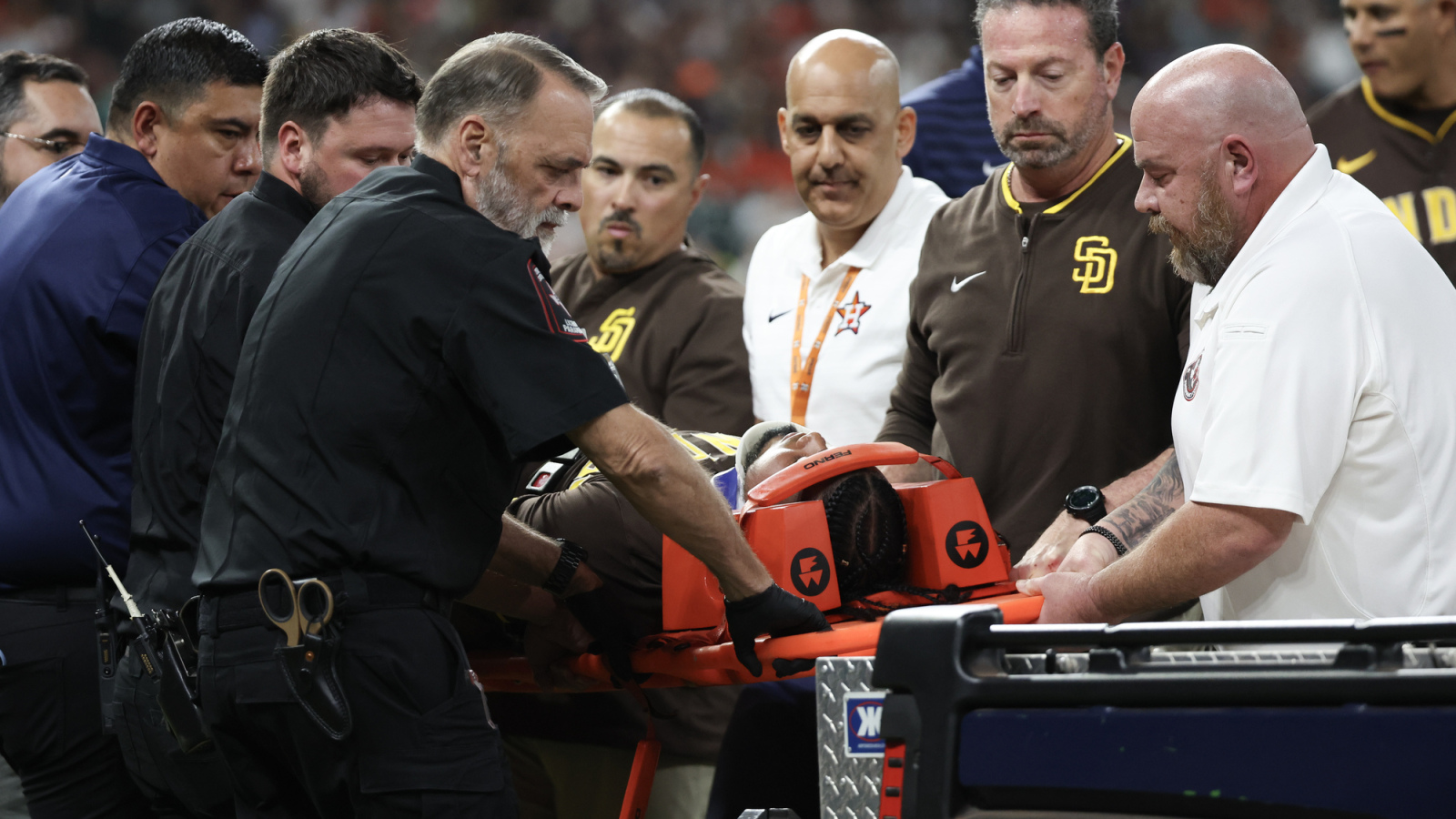 Padres star Luis Arraez stretchered off field after scary collision
