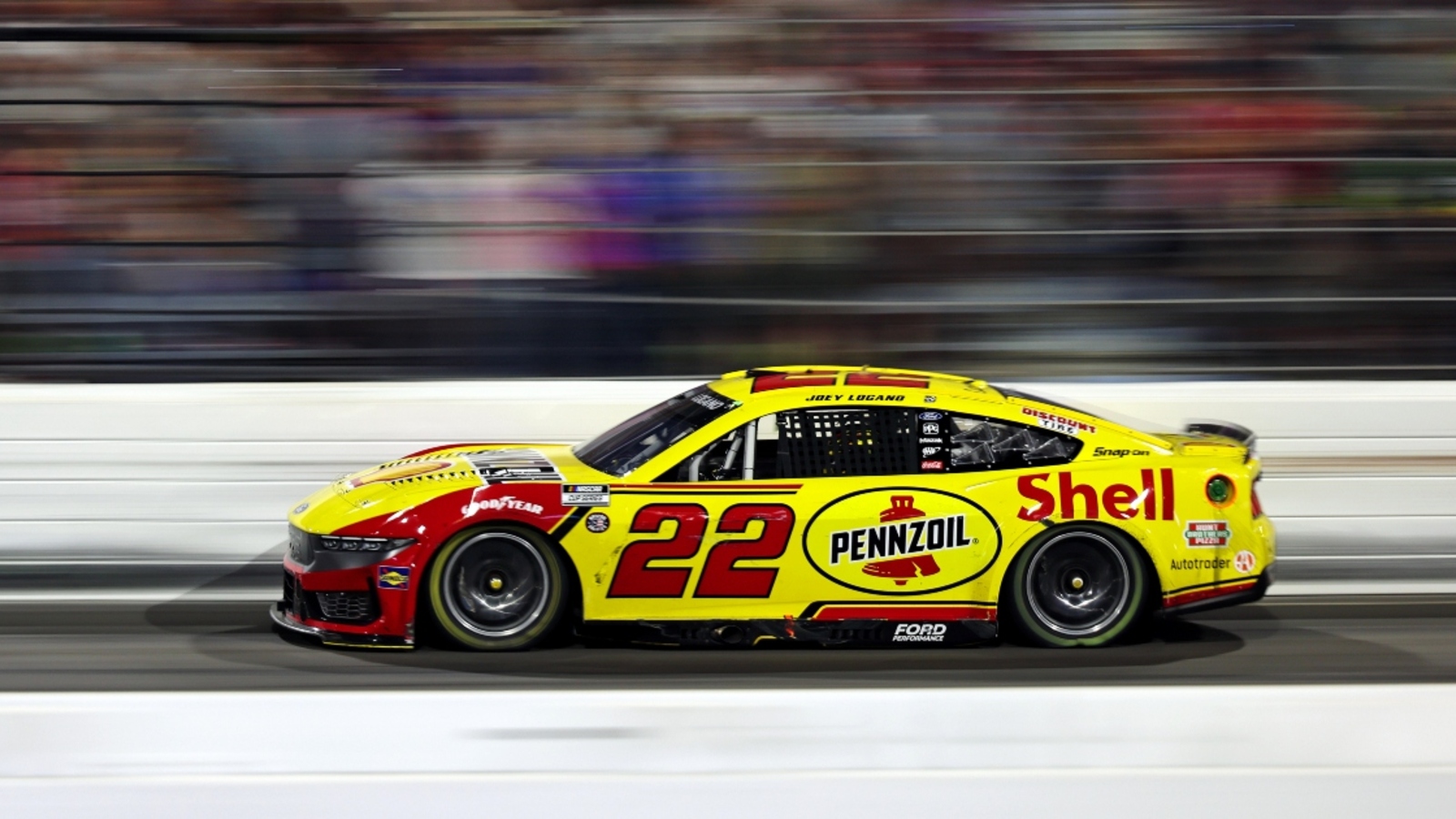 http://www.yardbarker.com/media/b/1/b1c2ab411387168eceab4ddf36753527b31d7dd2/thumb_16x9/denny-hamlin-defends-key-decision-from-joey-logano-number-twenty-two-team-in-nascar-all-star-race.jpg