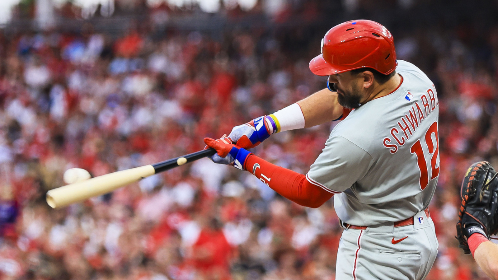 Kyle Schwarber continues to fuel surging Phillies in win over Reds