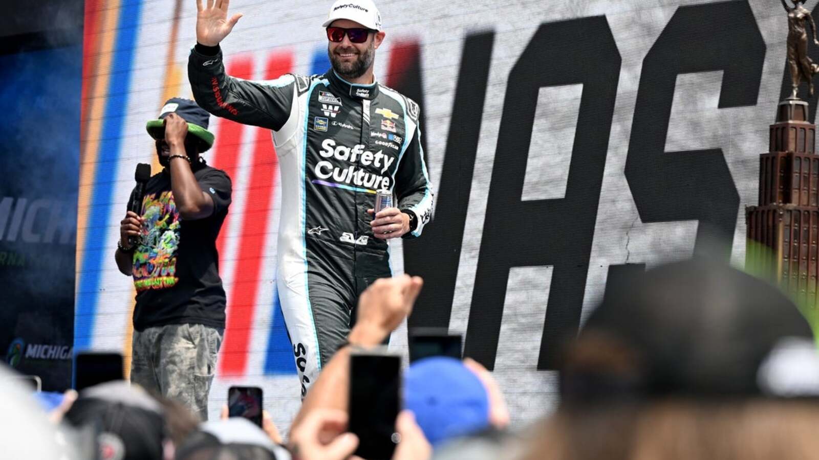 Shane van Gisbergen dominates at Mexico City, earns postseason appearance