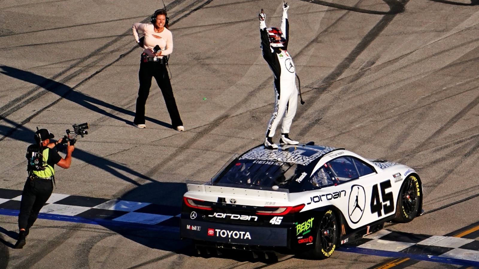 NASCAR Monday Mash-Up: Tyler Reddick has his Michael Jordan moment