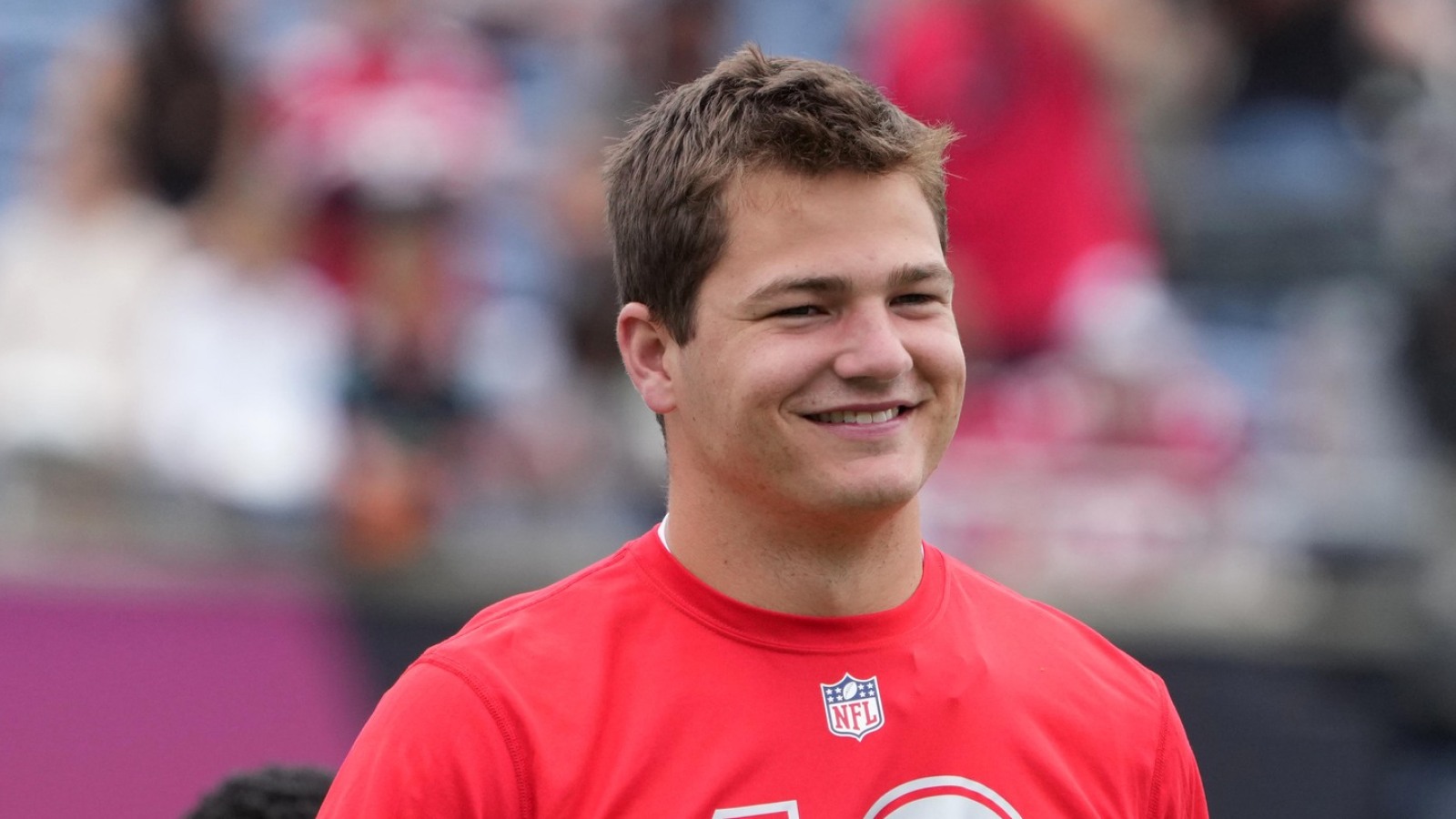 Patriots QB Drake Maye discusses why he approves of team's top draft pick