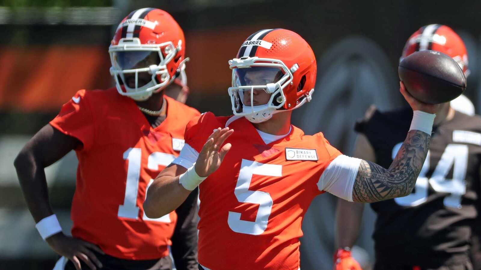 What stats show about Browns' 'trust' of Dillon Gabriel, Shedeur Sanders