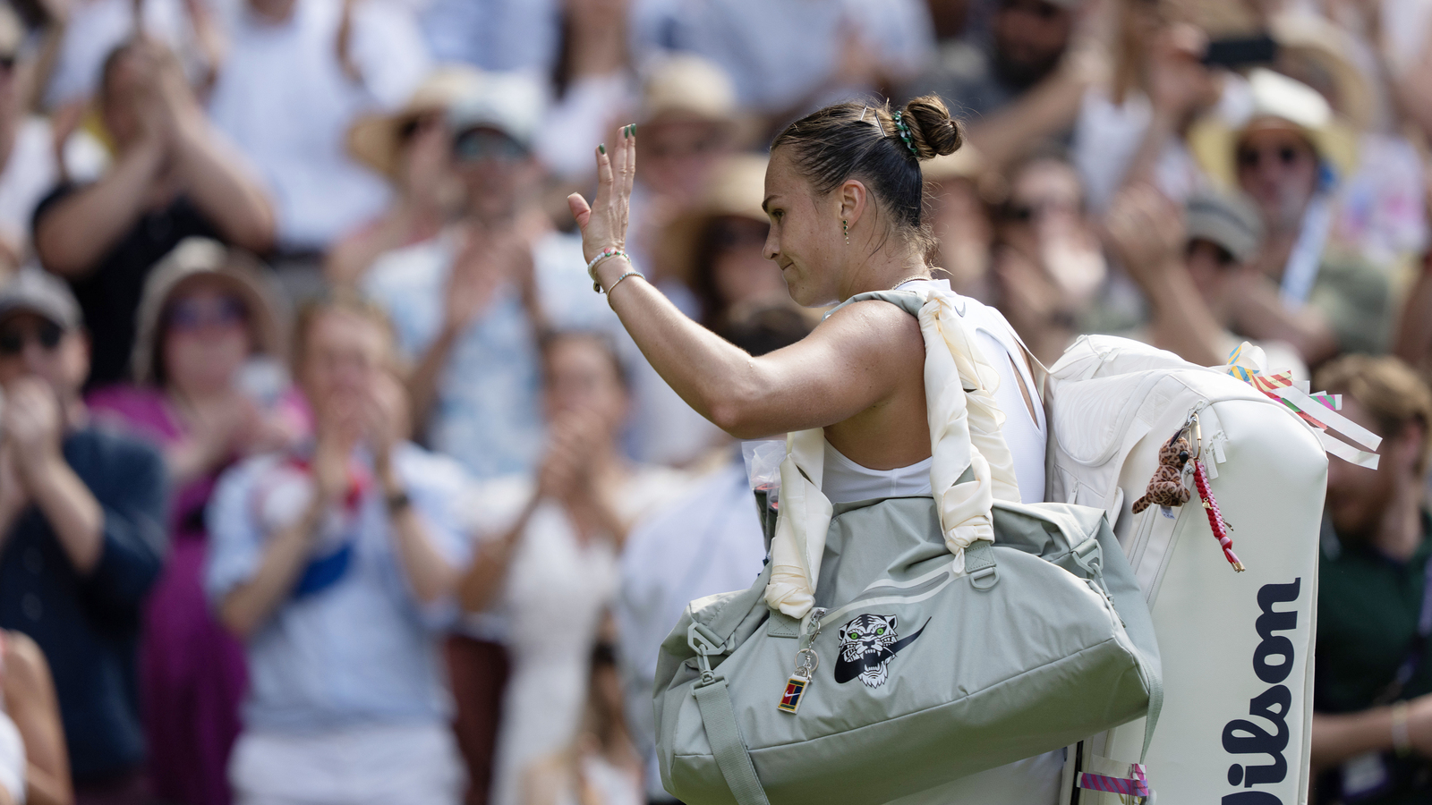 Sabalenka finds solace at Coldplay concert, Zverev's golf swing, and Canadian Open Party Pics with Andreescu, Kasatkina and Andreeva